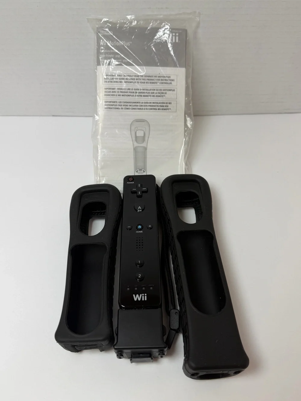 Nintendo Wii Controller with Motion Plus